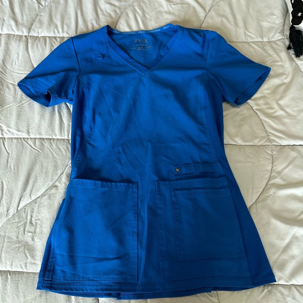 Cherokee iFlex scrub top